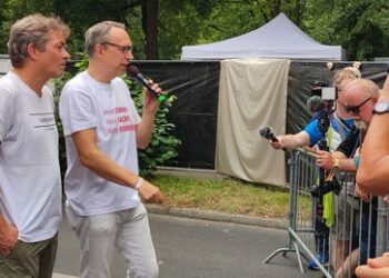 Mangelhafte Ermittlung im Ballweg-Prozess: Polizeiliches Ermittlerteam verbreitet Chaos