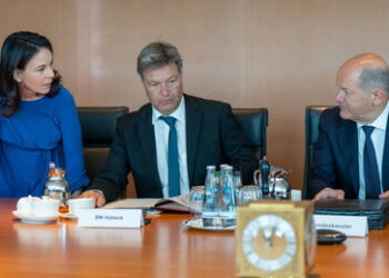 Medienbericht: Baerbock und Habeck fordern Israel zur Unterzeichnung einer "Völkermord-Klausel" auf