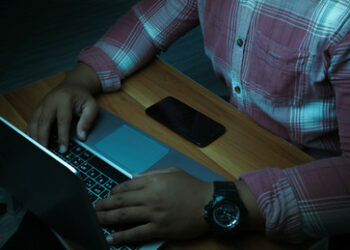 NRW-Polizei nimmt Pädophilen-Seite mit weltweit Hunderttausenden Nutzern vom Netz