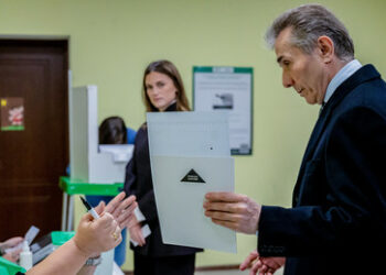 Neuauszählung der Wahlzettel in Georgien – nachdem Opposition Wahlergebnis ablehnt