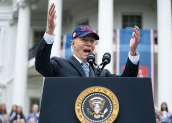 Rainer Rupp: Die Marionettenshow im Weißen Haus