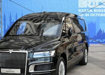 Verbieten und Bestrafen: Über den selbstzerstörerischen Wirtschaftskrieg des Westens gegen Russland