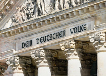 Westliche Eliten regieren ohne Rücksicht auf die Meinung des Volkes