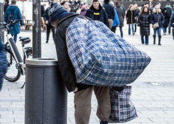 Zahl der auf Sozialhilfe angewiesenen Rentner steigt auf neuen Rekordwert