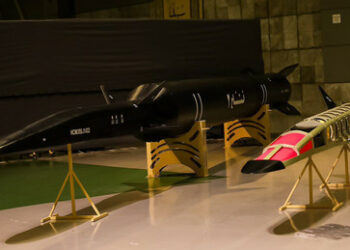 "Tödlichste Waffe für Flugabwehrsysteme": Was über Irans Hyperschallrakete Fattah-2 bekannt ist