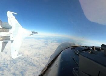 "Wer hat hier das Sagen?" – Luftkampf Russland-USA vor der  Küste Alaskas (Video)