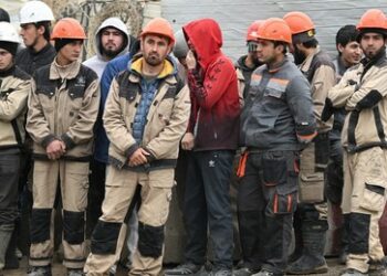 Bericht: Abwanderung der Gastarbeiter aus Russland wegen der Abschwächung des Rubels beschleunigt