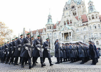 CDU macht Beschaffung neuer Bundeswehruniformen zum Wahlkampfthema