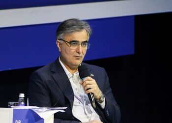 Entdollarisierung abgeschlossen: Iran und Russland treiben Handel in nationaler Währung