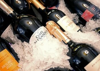 Experte: Preisanstieg bei importierten Weinen fördert Interesse der Russen an heimischen Rebensäften