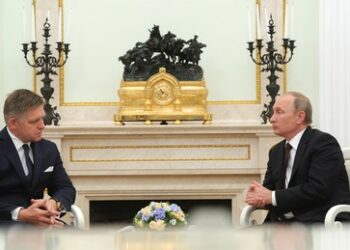 Fico nimmt Putins Einladung zur Militärparade am 9. Mai in Moskau an