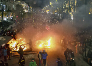 Georgien: Proteste nach ukrainischem Szenario ausgebrochen