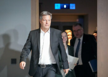 Impressum vergessen – Habeck drohen 50.000 Euro Strafe