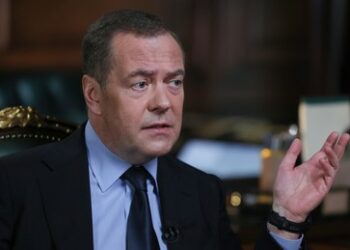 Medwedew: Selenskij ist illegitimer Präsident