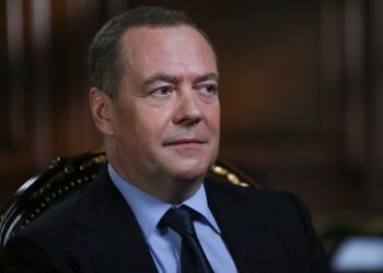 Medwedew: Ukraine-Konflikt könnte enden, wenn NATO aufhört, ihn anzuheizen