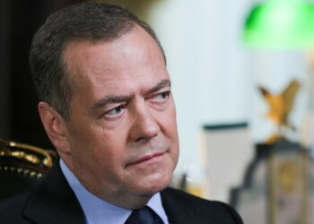 Medwedew zu Drohung, Kiew Nuklearwaffen zu übergeben: "Vorbereitung auf Atomkonflikt mit Russland"