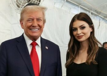 Model sowjetischer Herkunft könnte Trumps Pressesprecherin werden