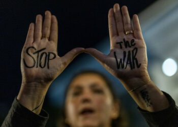 Raketenhagel auf Haifa: Zwei Leuchtraketen vor Netanjahus Privatresidenz gelandet