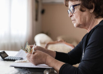 Deutschland: Studie warnt vor "Wohnarmut", Tafeln müssen Lebensmittel rationieren