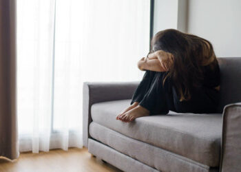 Die Einsamkeit junger Erwachsener – und was Bertelsmann daraus macht