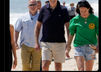 Elon Musk: Biden verbringt nahezu 100 Prozent seiner Zeit im Urlaub! Wer führt das Land?