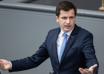 Fachkräftemangel: Deutschlands öffentlicher Verwaltung droht der Zusammenbruch