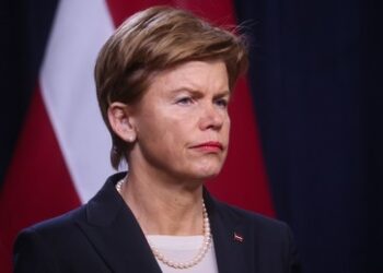 Lettlands Außenministerin: "Lieferung von Langstreckenwaffen beschleunigt Frieden"