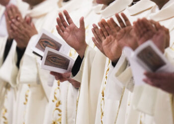 Medienbericht: Vatikan droht Zahlungsunfähigkeit