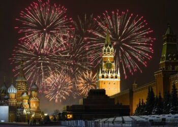 Moskau feiert Neujahr ohne traditionelles Feuerwerk