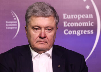 Poroschenko beschuldigt ukrainische Behörden des Waffenmangels