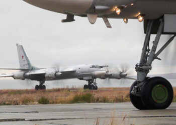 Russische und chinesische Bomber fliegen gemeinsam Patrouille im Pazifischen Ozean