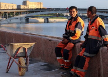 Russland: Medwedew warnt vor extremistischen Risiken durch Migranten-Enklaven