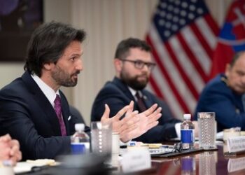 Slowakische Regierung: Ukraine muss Territorium abtreten