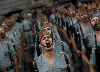 Spanien stockt erstmals seit mehr als einem Jahrzehnt sein Militärpersonal auf