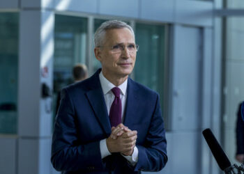 Stoltenberg über Konfliktlösung: Kiew könnte vorübergehend Gebiete abtreten