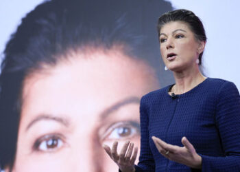 Wagenknecht: "Ich halte Putin für einen Verbrecher"