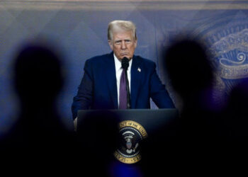 Davos: Trump schmeichelt Saudi-Arabien und droht der ganzen Welt mit Zöllen