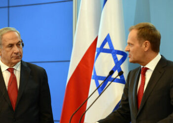 Donald Tusk lädt Netanjahu zu Auschwitz-Gedenkfeier ein – Verhaftung ausgeschlossen