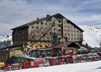 Feuerinferno: Mindestens 66 Tote bei Hotelbrand in türkischem Skigebiet