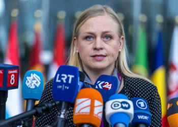 Finnlands Außenministerin: NATO-Mitgliedschaft ist einzige Sicherheitsgarantie für Kiew