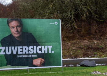 Habeck startet Kurzwahlkampf mit Warnung: "Österreich ist ein Beispiel, wie es nicht laufen darf"