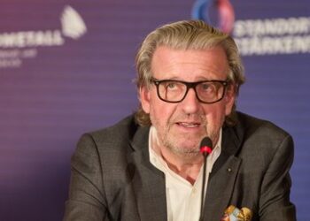 Industrie: Chef der Metall-Arbeitgeber prognostiziert massiven Stellenabbau ‒ und warnt vor AfD