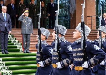 Russland und Usbekistan vereinbaren Kooperation im Militärbereich bis 2030