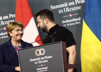 SVP macht ernst: Rücktritt der "woken" Amherd gefordert