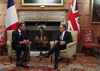 The Telegraph: Starmer und Macron besprechen Entsendung von" Friedenstruppen" in die Ukraine