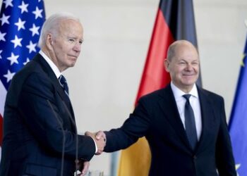 "Lächerliche, amoralische Marionetten": Macgregor über Scholz und Baerbock