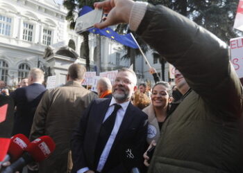 "Tapfere Europäer statt Sesselfurzer" – Michael Roth mischt sich wieder in Georgien ein