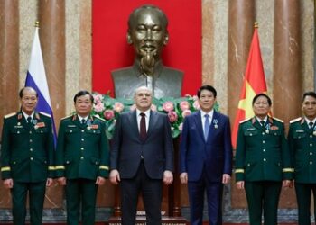 "Traditionell freundschaftliche Atmosphäre": Russlands Regierungschef besucht Vietnam