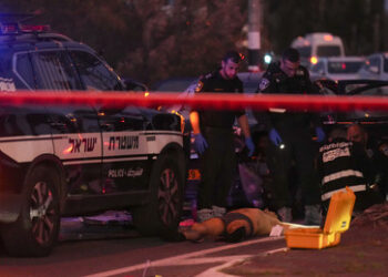 Auto rast in Menschengruppe: Mehrere Verletzte bei mutmaßlichem Terrorangriff in Israel