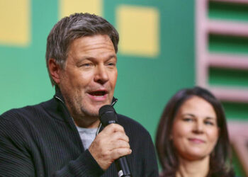 Bizarrer Grünen-Machtkampf: Droht Habeck nach der Wahl ein Baerbock-Putsch?